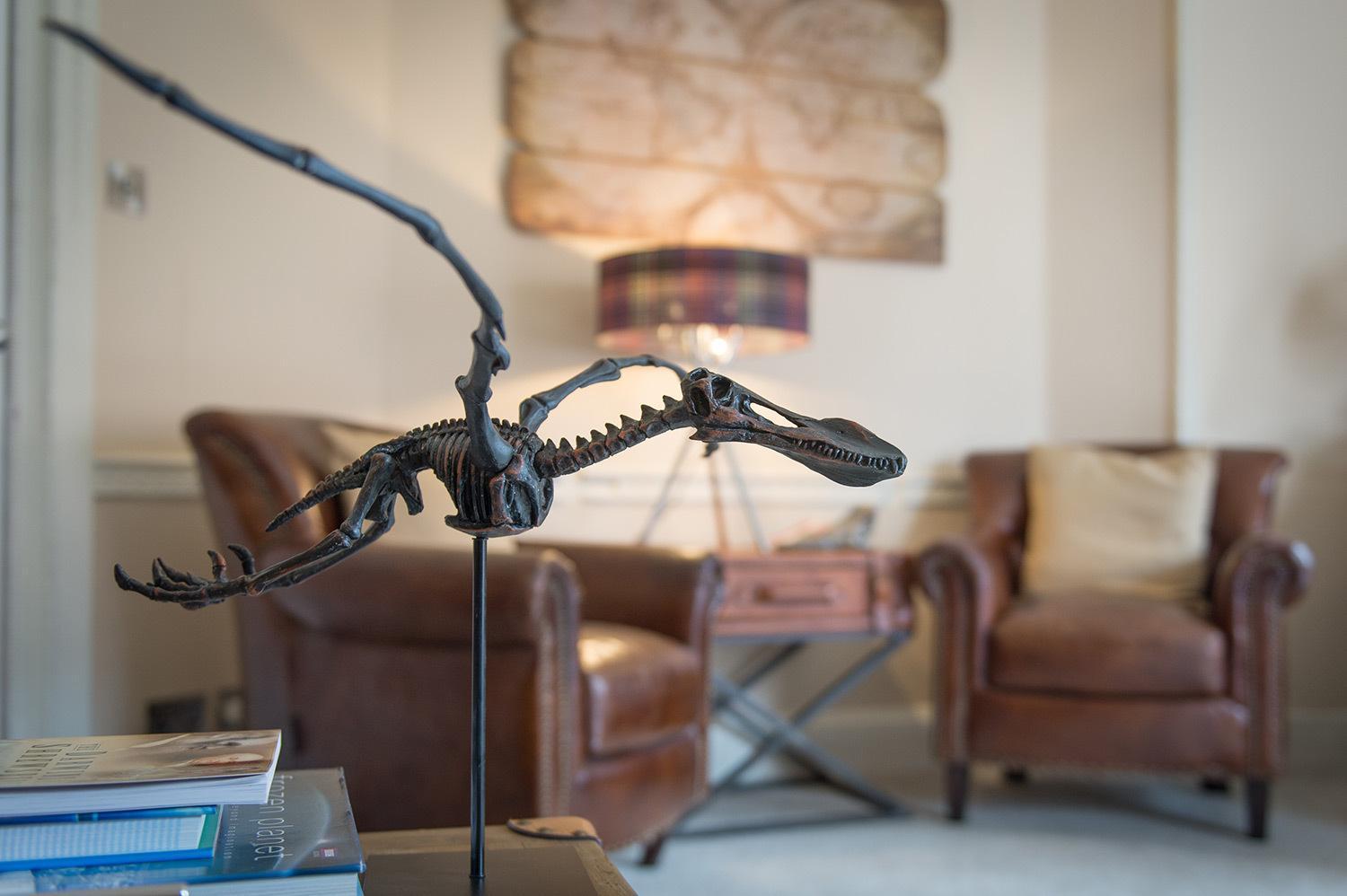 슈루즈버리 다윈스 타운하우스 B&B 외부 사진 Fossil of the Late Cretaceous tyrannosaur Dryptosaurus
